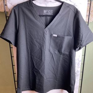 Figs scrub top